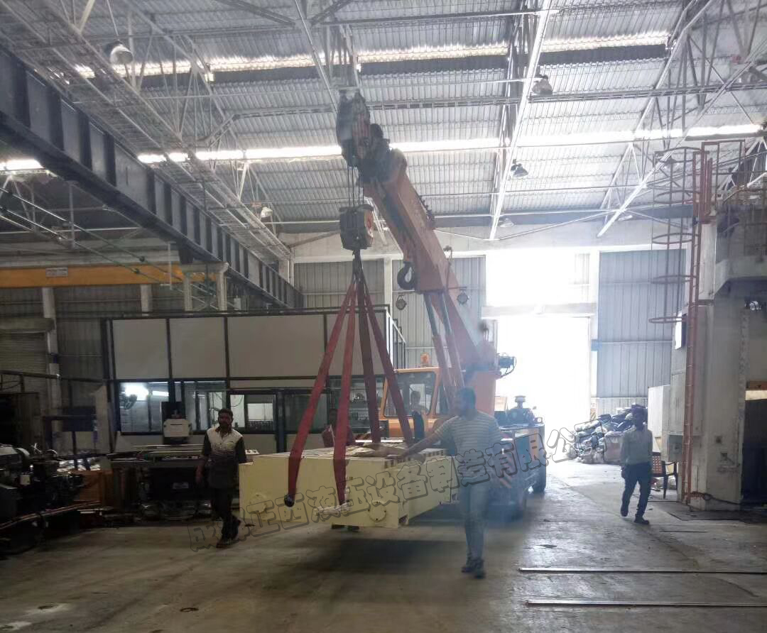 正西液压出口印度的400T框架式液压机4